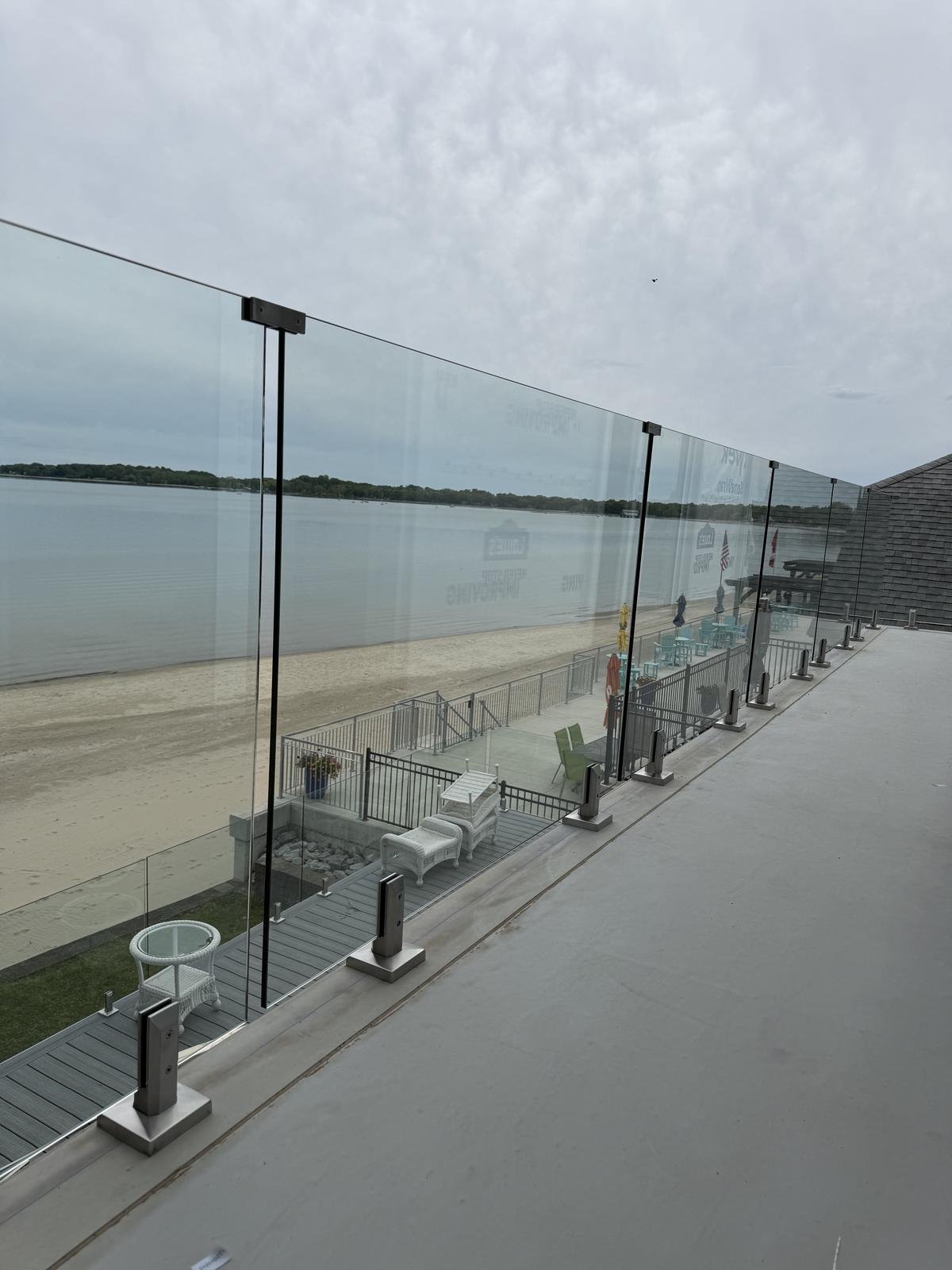 Glass railing